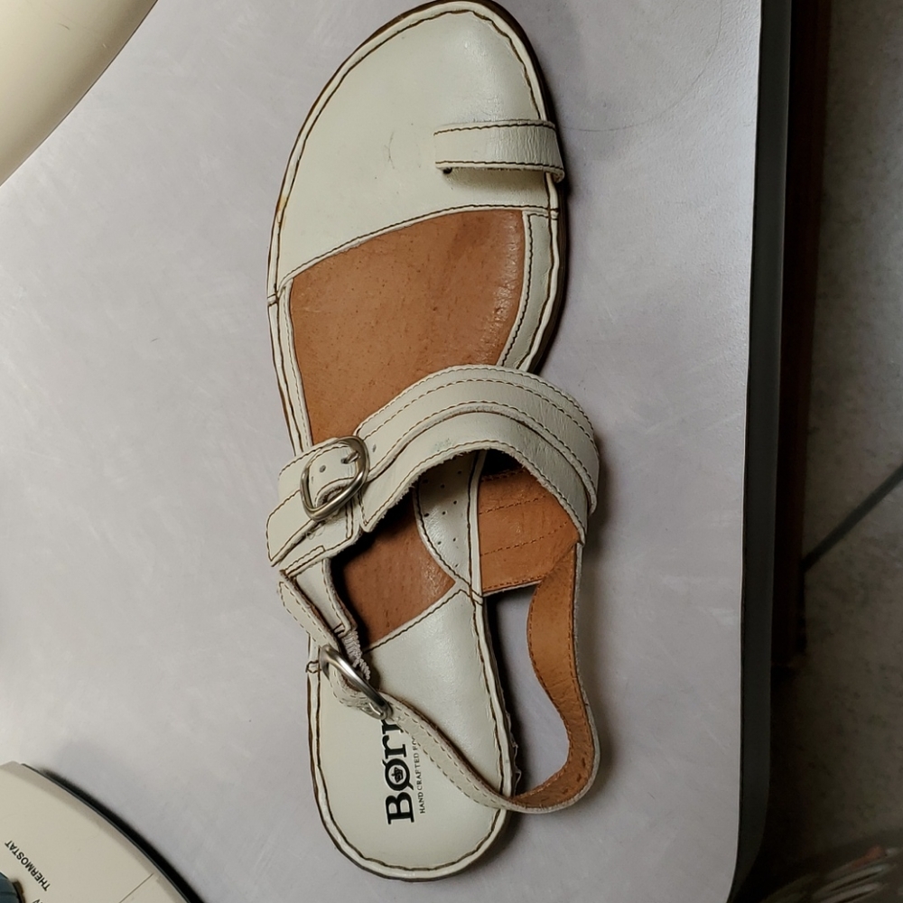 Born women sandal